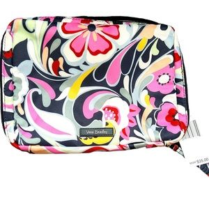 Vera Bradley - NWT Mod Paisley Pouch